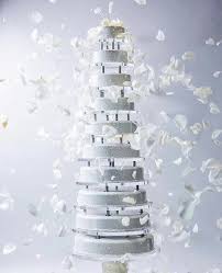 Photo d'un weeding cake épuré